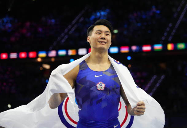 Chia Hung Tang of Taiwan wins gold on the horizontal bar during the artistic gymnastics competition on Day 9 of the World Championships at Ahoy in Rotterdam, Netherlands, on October 25, 2026. DeFodi Images