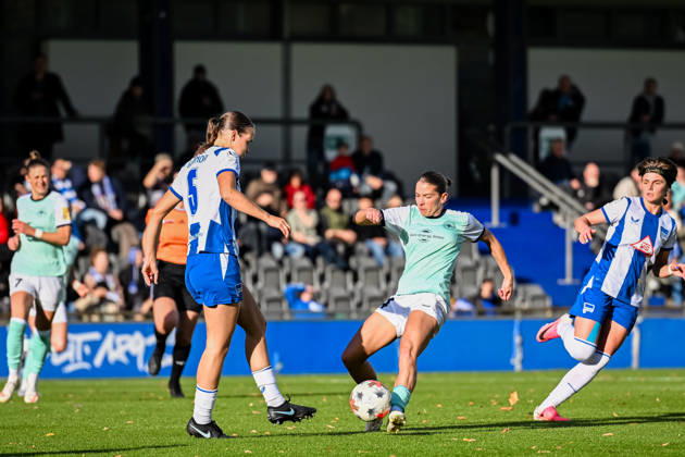 October 25, 2026, Soccer, Women s Bundesliga 2, 2026–2027, Matchday 10, Hertha BSC Berlin vs. SG 99 Andernach: Mia Trombin (14, Andernach) wins the ball from Nora Giannori (5, Hertha BSC)