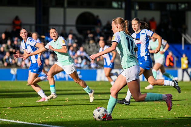 October 25, 2026, Soccer, Women s Bundesliga 2, 2026–2027, Matchday 10, Hertha BSC Berlin vs. SG 99 Andernach. Ina Keller of Andernach runs toward the opponent s goal with the ball at her feet.