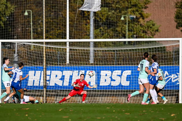 October 25, 2026, Soccer, Women s Bundesliga 2, 2026–2027, Matchday 10, Hertha BSC Berlin vs. SG 99 Andernach; goalkeeper Elena Bläser of Andernach attempts to stop a shot by Lotte Reimold of Hertha BSC 8