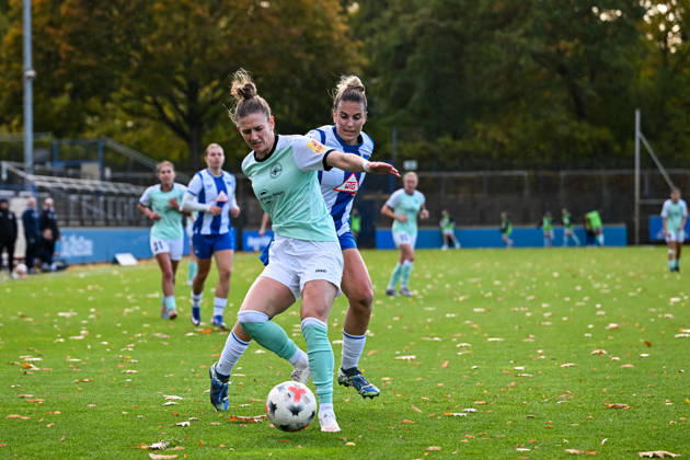 October 25, 2026, Soccer, Women s Bundesliga 2, 2026–2027, Matchday 10, Hertha BSC Berlin vs. SG 99 Andernach: Carolin Schraa (Andernach) and Jennifer Cramer (Hertha BSC) go head-to-head