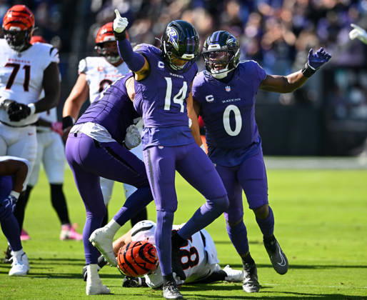 Baltimore Ravens safety Kyle Hamilton (14) celebrates a three yard loss against the Cincinnati Bengals to bring up fourth down during the first quarter at M&T Bank Stadium in Baltimore, Maryland, on Sunday, October 25, 2026.  BAL20261025103 DAVIDxTULIS