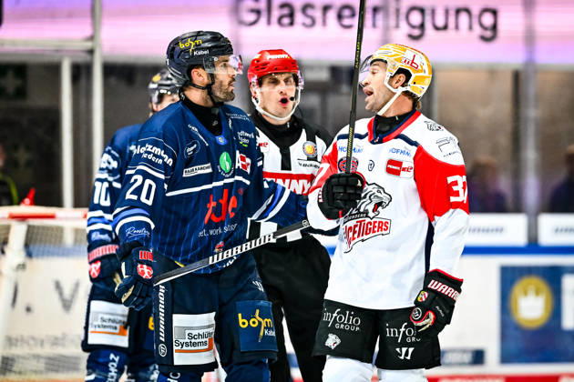 Justin Scott, Iserlohn Roosters, 20; Tyler Spezia, Nuremberg Ice Tigers, 37, GER, Iserlohn Roosters vs. Nuremberg Ice Tigers, Ice Hockey, Penny DEL, Matchday 12, 2026–2027 Season, October 25, 2026, GER, Iserlohn Roosters vs. Nuremberg Ice Tigers, Ice Hockey, Penny DEL, Matchday 12, 2026–2027 Season, October 25, 2026, Iserlohn Copyright: xJonasxBrockmann Eibner-Pressefotox EP_JBN