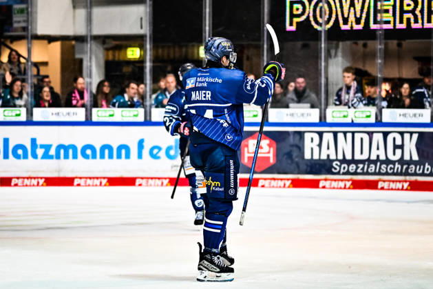 Goal celebration, cheers, joy from goal scorer Cole Maier, Iserlohn Roosters, 14, GER, Iserlohn Roosters vs. Nuremberg Ice Tigers, ice hockey, Penny DEL, Matchday 12, 2026–2027 season, October 25, 2026, GER, Iserlohn Roosters vs. Nuremberg Ice Tigers, Ice Hockey, Penny DEL, Matchday 12, 2026–2027 Season, October 25, 2026, Iserlohn Copyright: xJonasxBrockmann Eibner-Pressefotox EP_JBN