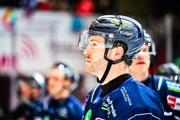 Disappointment among the Iserlohn Roosters players, Peter Spornberger, Iserlohn Roosters, 50 GER, Iserlohn Roosters vs. Nuremberg Ice Tigers, ice hockey, Penny DEL, Matchday 12, 2026–2027 season, October 25, 2026, GER, Iserlohn Roosters vs. Nuremberg Ice Tigers, ice hockey, Penny DEL, Matchday 12, 2026–2027 season, October 25, 2026, Iserlohn Copyright: xJonasxBrockmann Eibner-Pressefotox EP_JBN