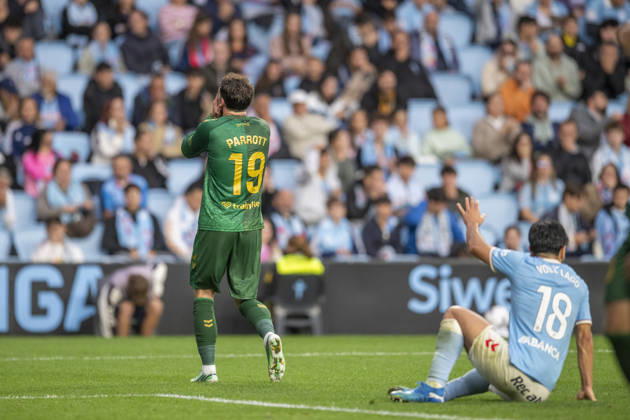 R.C. Celta vs. Real Betis in La Liga EA Sports,Matchday 10: Troy Parrott of Real Betis laments during Matchday 10 of La Liga EA Sports: R.C. Celta vs. Real Betis on October 25, 2026, at Abanca Balaidos Stadium in Vigo, Pontevedra, Spain Copyright: xLuisxlorenzox