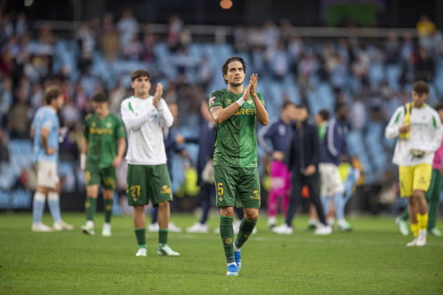 R.C. Celta vs. Real Betis, La Liga EA Sports, Matchday 10: Real Betis players at the end of the match,during Matchday 10 of La Liga EA Sports: R.C. Celta vs. Real Betis on October 25, 2026, at Abanca Balaidos Stadium in Vigo, Pontevedra, Spain Copyright: xLuisxlorenzox