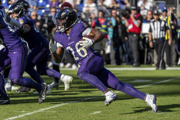 BALTIMORE, MD - OCTOBER 25: Rasheen Ali 26 of the Baltimore Ravens runs with the ball during an NFL, American Football Herren, USA football game between the Baltimore Ravens and the Cincinnati Bengals at M&T Bank Stadium on October 25, 2026 in Baltimore, Maryland. (Photo by Ben Hsu Icon Sportswire) NFL: OCT 25 Bengals at Ravens EDITORIAL USE ONLY Icon224261025040
