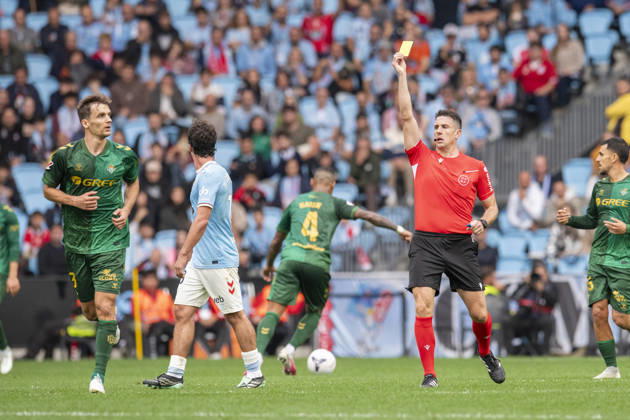 R.C. Celta vs. Real Betis, La Liga EA Sports, Matchday 10. Referee: Diaz de Mera during Matchday 10 of La Liga EA Sports: R.C. Celta vs. Real Betis on October 25, 2026, at Abanca Balaidos Stadium, Vigo, Pontevedra, Spain Copyright: xLuisxlorenzox