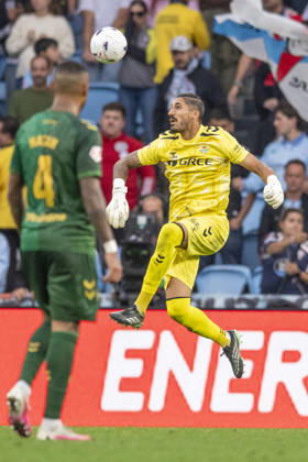 R.C. Celta vs. Real Betis Balompie, La Liga EA Sports,Matchday 10: Álvaro Valles of Real Betis in action during Matchday 10 of La Liga EA Sports: R.C. Celta vs. Real Betis on October 25, 2026, at Abanca Balaidos Stadium in Vigo, Pontevedra, Spain Copyright: xLuisxlorenzox