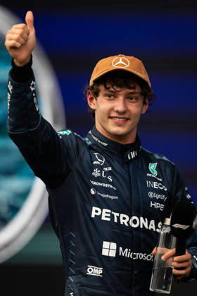 F1 - UNITED STATES GRAND PRIX 2026 KIMI ANTONELLI Andrea (ita), Mercedes AMG F1 Team W16, portrait, celebration during the 2026 Formula 1 United States Grand Prix, 18th round of the 2026 Formula One World Championship, WM, Weltmeisterschaft from October 23 to 25, 2026 on the Circuit of the America, in Austin, Texas, United States of America - AustinUnited States  Copyright: xAndrÃ xFerreirax