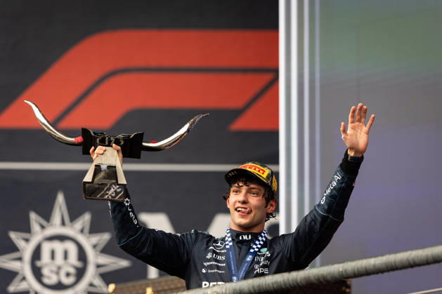 F1 - UNITED STATES GRAND PRIX 2026 KIMI ANTONELLI Andrea (ita), Mercedes AMG F1 Team W16, portrait, celebration during the 2026 Formula 1 United States Grand Prix, 18th round of the 2026 Formula One World Championship, WM, Weltmeisterschaft from October 23 to 25, 2026 on the Circuit of the America, in Austin, Texas, United States of America - AustinUnited States  Copyright: xAndrÃ xFerreirax