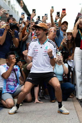 F1 - UNITED STATES GRAND PRIX 2026 KIMI ANTONELLI Andrea (ita), Mercedes AMG F1 Team W16, portrait, team celebration during the 2026 Formula 1 United States Grand Prix, 18th round of the 2026 Formula One World Championship, WM, Weltmeisterschaft from October 23 to 25, 2026 on the Circuit of the America, in Austin, Texas, United States of America - AustinUnited States  Copyright: xAndrÃ xFerreirax