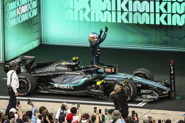 F1 - UNITED STATES GRAND PRIX 2026 KIMI ANTONELLI Andrea (ita), Mercedes AMG F1 Team W17, portrait celebration victory during the 2026 Formula 1 United States Grand Prix, 18th round of the 2026 Formula One World Championship, WM, Weltmeisterschaft from October 23 to 25, 2026 on the Circuit of the America, in Austin, Texas, United States of America - AustinUnited States  Copyright: xXavixBonillax