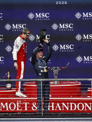 F1 - UNITED STATES GRAND PRIX 2026 LECLERC Charles (mco), Scuderia Ferrari SF-26, portrait KIMI ANTONELLI Andrea (ita), Mercedes AMG F1 Team W17, portrait moet podium during the 2026 Formula 1 United States Grand Prix, 18th round of the 2026 Formula One World Championship, WM, Weltmeisterschaft from October 23 to 25, 2026 on the Circuit of the America, in Austin, Texas, United States of America - AustinUnited States  Copyright: xXavixBonillax