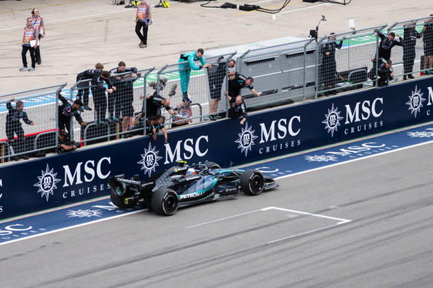 United States Grand Prix Race - Austin Mercedes driver Andrea Kimi Antonelli (12) celebrates with his team during the United States Formula One Grand Prix at the Circuit of the Americas in Austin, Texas, on October 25, 2026. Photo by Alexis Jumeau ABACAPRESS.COM Austin Texas  Copyright: xJumeauxAlexis ABACAx