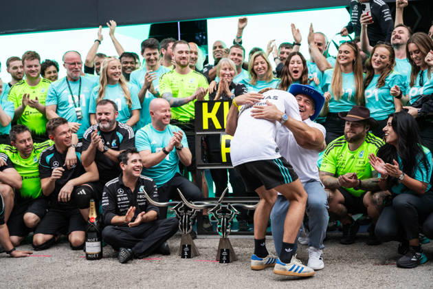 United States Grand Prix Podium - Austin Race winner Mercedes Italian driver Kimi Antonelli celebrates in the paddock with his father Marco Antonelli and his team at the conclusion of the United States Formula One Grand Prix at the Circuit of the Americas in Austin, Texas, on October 25, 2026. Photo by Alexis Jumeau ABACAPRESS.COM Austin Texas  Copyright: xJumeauxAlexis ABACAx
