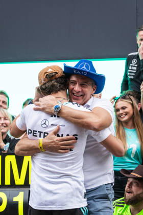 United States Grand Prix Podium - Austin Race winner Mercedes Italian driver Kimi Antonelli celebrates in the paddock with his father Marco Antonelli and his team at the conclusion of the United States Formula One Grand Prix at the Circuit of the Americas in Austin, Texas, on October 25, 2026. Photo by Alexis Jumeau ABACAPRESS.COM Austin Texas  Copyright: xJumeauxAlexis ABACAx
