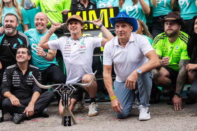 United States Grand Prix Podium - Austin Race winner Mercedes Italian driver Kimi Antonelli celebrates in the paddock with his father Marco Antonelli and his team at the conclusion of the United States Formula One Grand Prix at the Circuit of the Americas in Austin, Texas, on October 25, 2026. Photo by Alexis Jumeau ABACAPRESS.COM Austin Texas  Copyright: xJumeauxAlexis ABACAx