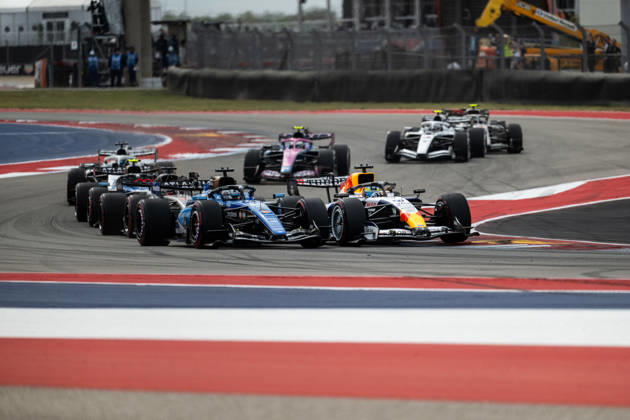 F1 - UNITED STATES GRAND PRIX 2026 start of the race, depart, 41 LINDBLAD Arvid (gbr), Visa Cash App RB F1 Team VCARB03, action 23 ALBON Alexander (tha), Williams F1 Team FW48, action during the 2026 Formula 1 United States Grand Prix, 18th round of the 2026 Formula One World Championship, WM, Weltmeisterschaft from October 23 to 25, 2026 on the Circuit of the America, in Austin, Texas, United States of America - AustinUnited States Copyright: xALBERTOxVIMERCATIx