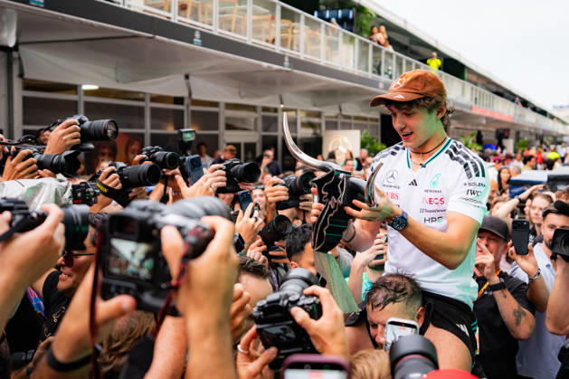 United States Grand Prix Podium - Austin ANDREA KIMI ANTONELLI 12 (ITA) of Mercedes-AMG PETRONAS Formula One Team (Mercedes-AMG F1 W17) celebrating his win with the Mercedes Team and a lot of media in the Paddock on Sunday during the Formula 1 United States Grand Prix 2026 at Circuit of The Americas in Austin, Texas, United States, on October 25, 2026. Photo by Antoine LAPEYRE Reveries Agency ABACAPRESS.COM Austin United States  Copyright: xAntoinexLapeyre ReveriesxAgency ABACAx