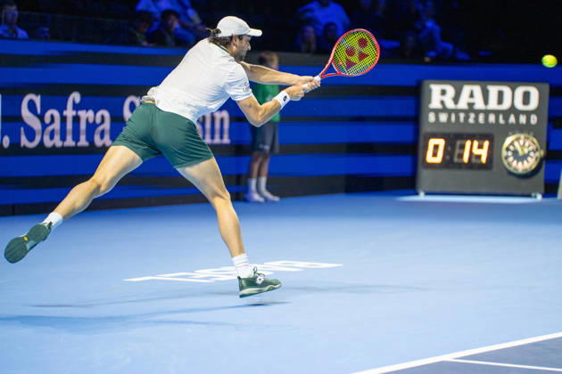 BASEL, SWITZERLAND, OCTOBER 26: Valentin Vacherot of Monaco stretches to hit a backhand against Mariano Navone of Argentina during Day 3 of the Swiss Indoors Basel at St. Jakobshalle on October 26, 2026, in Basel, Switzerland Copyright: xJustPictures.ch PascalxvonxBürenx jp-en-EuSpIm-Pavo_Fotografie-08890