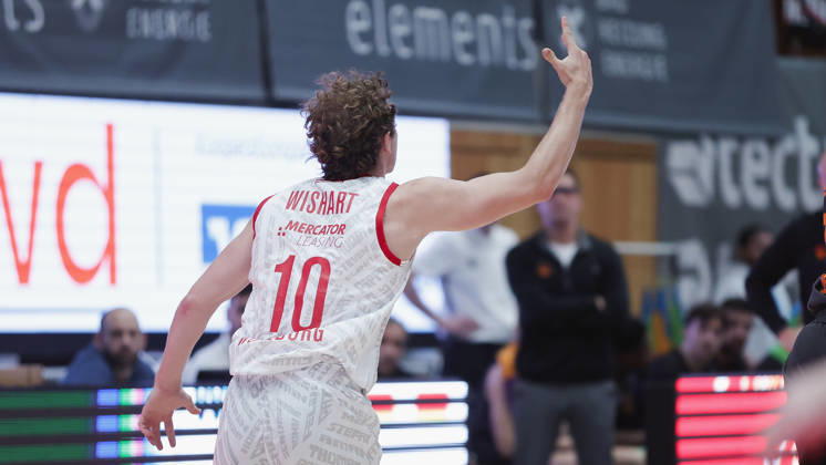 Pictured: Celebrations after a successful three-point shot by Calvin Wishart of the Wuerzburg Baskets, 10 26 2026,Fitness First Wuerzburg Baskets vs. NINERS Chemnitz, easyCredit BBL, Matchday 6, Germany, 97072, tectake Arena Wuerzburg, Copyright: HMBxMedia xJulienxBecker