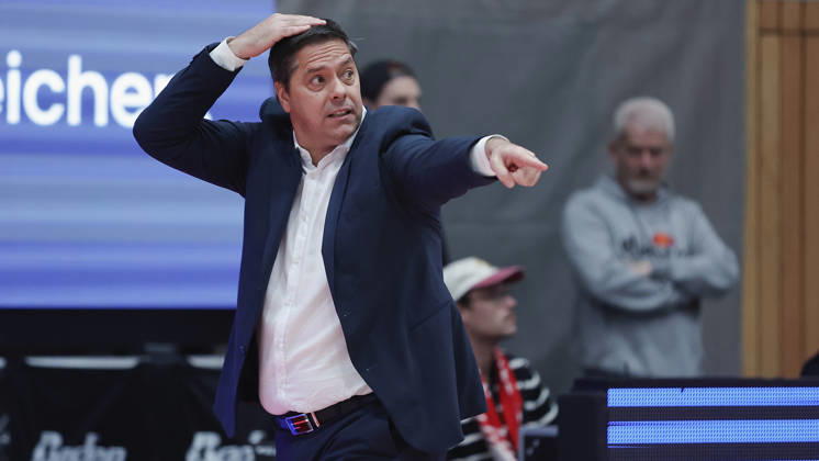 Pictured: Head Coach Sasa Filipovski giving instructions. Würzburg Baskets, October 26, 2026; Fitness First Würzburg Baskets vs. NINERS Chemnitz, easyCredit BBL, Matchday 6, Germany, 97072, tectake Arena Würzburg, Copyright: HMBxMedia xJulienxBecker