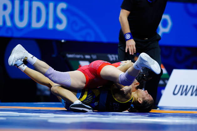 Senior World Championships, 50 kg Open Weight: Aktenge Keunimjaeva (UZB) vs. Jacqueline Del Rocio Mollocana Eleno (ECU) Copyright: xKostadinxAndonovx