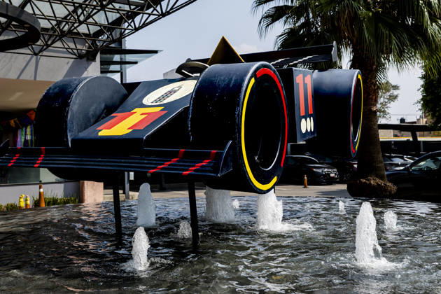 MEXICO CITY A Formula 1 car serving as decoration at a fountain during the Formula 1 Mexico Grand Prix at the Autódromo Hermanos Rodríguez on October 28, 2026, in Mexico City, Mexico. Photo by DeFodi Images