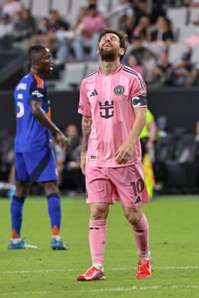 October 28, 2026, Miami, Florida, USA: Inter Miami CF forward Lionel Messi (10) reacts after a close miss during a 2026 MLS, Fussball Herren, USA soccer match between Inter Miami CF and FC Cincinnati. Miami USA - ZUMAa257 20261028_zsp_a257_005 Copyright: xChrisxArjoonx