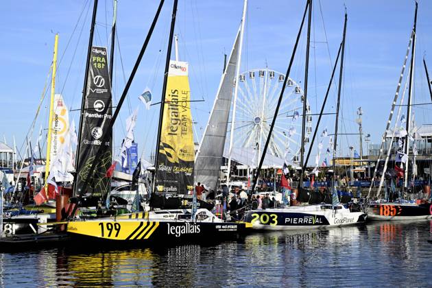 ROUTE DU RHUM 2026 PHOTOPQR OUEST FRANCE Marc OLLIVIER ; SAINT-MALO ; 29 10 2026 ; Le village de la course La Route du Rhum Destination Guadeloupe ce jeudi 29 octobre 2026 à Saint-Malo (Ille-et-Vilaine). Ici avec son chien Chiffon et le skipper Benjamin Dutreux Photo : MARC OLLIVIER OUEST-FRANCE Saint Malo, France, oct 29th 2026 Atmosphere before the *Route du Rhum – Destination Guadeloupe* race village in Saint-Malo (Ille-et-Vilaine) on Thursday, October 29, 2026. SAINT-MALO France  Copyright: xPHOTOPQR OUESTxFRANCE MAXPPPxMarcxOLLIVIERx 20261029OFR2491 20261029OFR2491