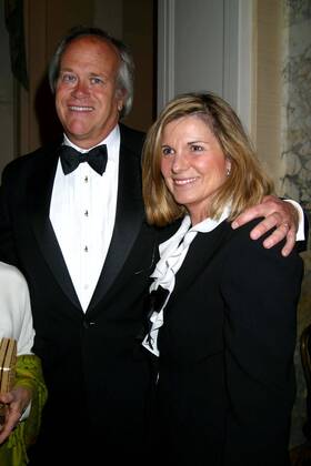 Oct. 24, 2005 - New York, New York, U.S. - K45643JBU.THE 15TH ANNUAL BROADCASTING AND CABLE HALL OF FAME AWARDS DINNER AT THE WALDORF ASTORIA NEW YORK New York 10-24-2005. - 2005.DICK EBERSOL AND SUSAN ST. JAMES New York U.S.  - ZUMAbu2