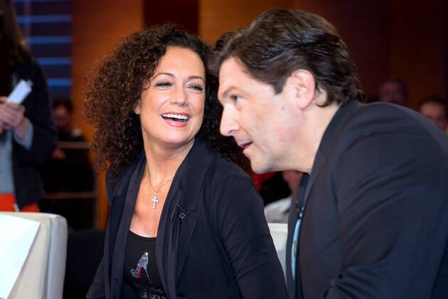 MDR - Riverboat. Schauspieler Francis Fulton-Smith und Schauspielerin Barbara Wussow ( beide GER ) anläßlich der MDR - Talkshow Riverboat am 12.10.2012 im Studio 3 der Mediacity Leipzig.