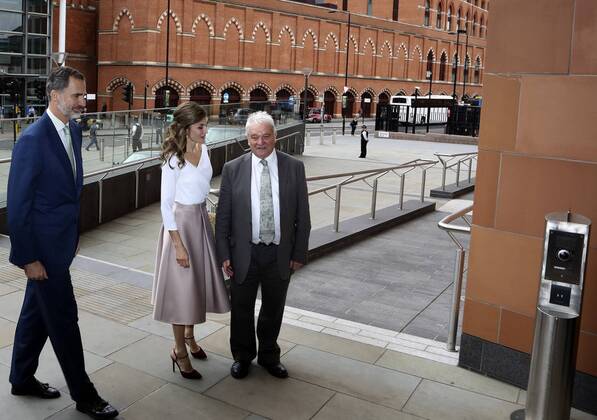 Spain s King Felipe VI (L) and Queen Letizia (C) are welcomed by Francis Crick Institute s Director, Nobel-laureate Paul Nurse (R), upon their arrival at the institute in Central London, Britain, 14 July 2017. Spanish Royal Couple is on a three day official visit in the United Kingdom. Spain s King Felipe VI and Queen Letizia visit UK !ACHTUNG: NUR REDAKTIONELLE NUTZUNG!  Copyright: xANGELESxRODENASx 20170714-636356322094608813