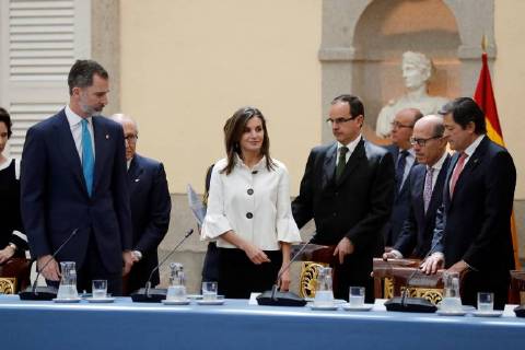 Spain s King Felipe VI (L) and Queen Letizia (C) arrive to preside over the annual meeting of the Princess of Asturias Foundation s Patronages at El Pardo Palace in Madrid, Spain, 01 June 2018. Royal couple at the annual meeting of the Princess of Asturias Foundation s Patronages !ACHTUNG: NUR REDAKTIONELLE NUTZUNG!  Copyright: xJuanxCarlosxHidalgox GRAF1099 20180601-636634587835852528