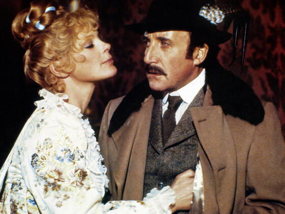Elke Sommer & Peter Sellers Characters: The Countess, Rudolf IV <a href= character ch0034914 >Rudolf V< a> Syd Frewin Film: The Prisoner Of Zenda (1979) Director: Richard Quine 25 May 1979 Der Gefangene von Zenda (The Prisoner Of Zenda, USA 1979, Regie: Richard Quine) Elke Sommer, Peter Sellers ------WICHTIG: Nutzung nur redaktionell mit Filmtitelnennung bzw. Berichterstattung ?©ber diesen Film. Buch- und Kalendernutzung nur nach Absprache. ------IMPORTANT: To be used solely for editorial coverage of this specific motion picture TV programme.  Copyright: UniversalxPicturesxAFxArchivexMaryxEvans 12452408 editorial use only