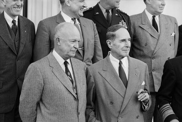 U.S. President Dwight Eisenhower with General Douglas MacArthur, Half-Length Portrait, Washington, D.C., USA, photograph by Thomas J. O Halloran, 1956  Copyright: xCircaxImagesx ghi-circa07534