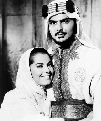 THE BIG FISHERMAN, from left, Susan Kohner, John Saxon, 1959 Courtesy Everett Collection PUBLICATIONXNOTxINxCANxCHNxFRAxITAxJPNxNORxPOLxRUSxESPxUKxUSA Copyright: xCourtesyxEverettxCollectionx MBDBIFI EC031