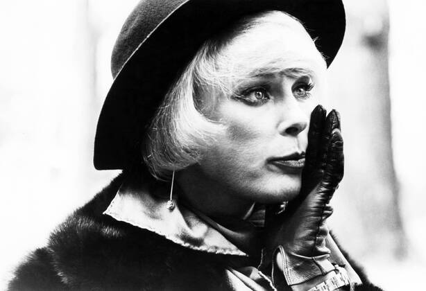THE DOUBLE MCGUFFIN, Elke Sommer, 1979, Ã‚Â© Mulberry Square courtesy Everett Collection Courtesy Everett Collection PUBLICATIONXNOTxINxCANxCHNxFRAxITAxJPNxNORxPOLxRUSxESPxUKxUSA Copyright: xCourtesyxEverettxCollectionx MBDDOMC EC003