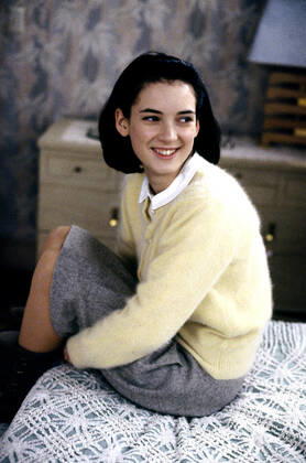 MERMAIDS, Winona Ryder, 1990, (c) Orion courtesy Everett Collection Orion Pictures Corp Courtesy Everett Collection !ACHTUNG AUFNAHMEDATUM GESCHÃ„TZT! PUBLICATIONXNOTxINxCANxCHNxFRAxITAxJPNxNORxPOLxRUSxESPxUKxUSA Copyright: xOrionxPicturesxCorp CourtesyxEverettxCollectionx MCDMERM EC006