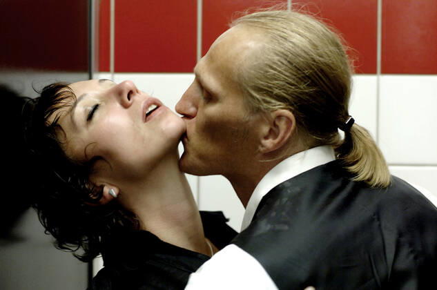 FALLING, (aka FALLEN), Ursula Strauss, Georg Friedrich, 2006. Filmladen courtesy Everett Collection Filmladen courtesy Everett Collection !ACHTUNG AUFNAHMEDATUM GESCHÃ„TZT! PUBLICATIONXNOTxINxCANxCHNxFRAxITAxJPNxNORxPOLxRUSxESPxUKxUSA Copyright: xCourtesyxEverettxCollectionx MCDFALL EC008