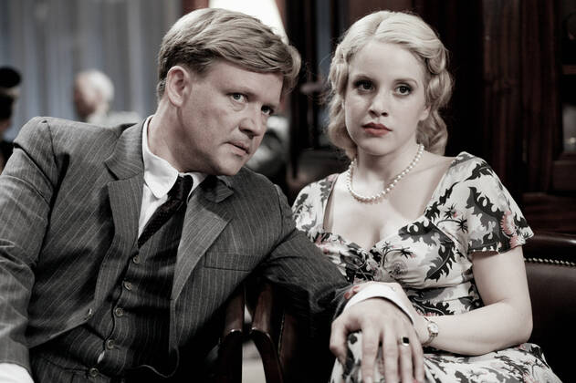 JEW SUSS: RISE AND FALL, (aka JUD SUSS, aka JUD SUSS-FILM OHNE GEWISSEN), from left: Justus von Dohnanyi, Paula Kalenberg, 2010. TF1 International Courtesy Everett Collection TF1 International Courtesy Everett Collection !ACHTUNG AUFNAHMEDATUM GESCHÃ„TZT! PUBLICATIONXNOTxINxCANxCHNxFRAxITAxJPNxNORxPOLxRUSxESPxUKxUSA Copyright: xCourtesyxEverettxCollectionx MCDJUSU EC014