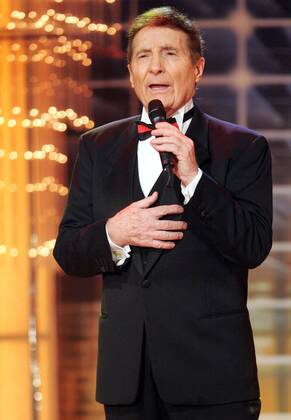 32 TV Freddy Quinn in the TV show WELCOME TO CARMEN NEBEL, music, singer, singer Halle Germany, Germany Copyright: xPOP-EYE Scherfx 00085656_00085656