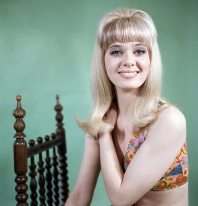 Hanni Vanhaiden Hanni Vanhaiden, deutsche Fernsehansagerin und Moderatorin bei einem Fotoshooting, Deutschland Anfang 1970. Hanni Vanhaiden, German television announcer and presenter at a photo shoot, Germany early 1970., Deutschland Copyright: HelmutxReiss UnitedArchives830002603 EDITORIAL USE ONLY