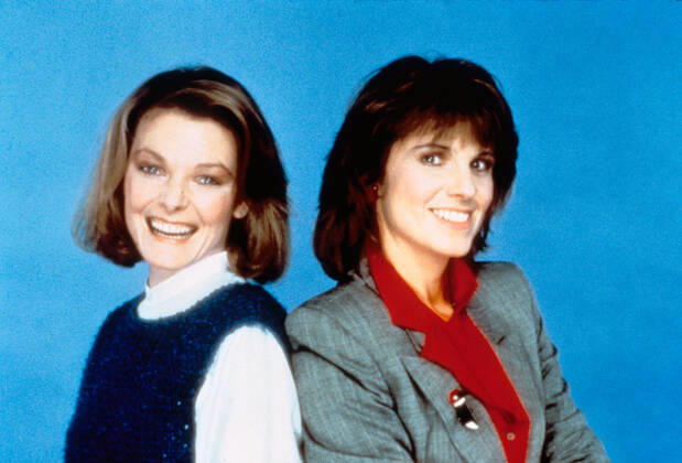 KATE AND ALLIE JANE CURTAIN, SUSAN SAINT JAMES. Strictly editorial use only in conjunction with the promotion of the film. Credit line mandatory. This image is copyright of the film company and is supplied under the terms of issue as film still. No commercial or book cover use permitted without prior consent from the film company.  Mandatory credit line: Image courtesy CBS TELEVISION Ronald Grant Archive Mary Evans