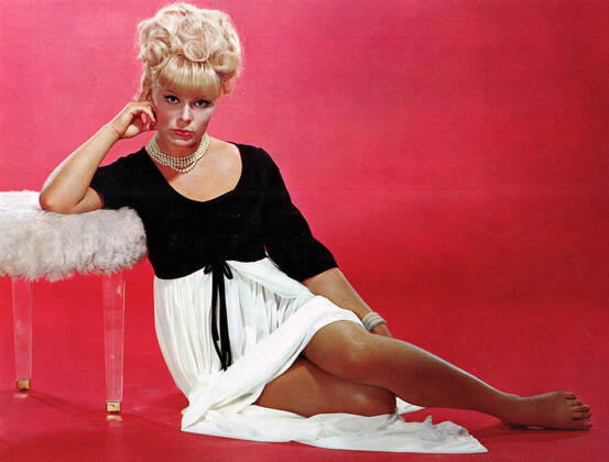 THE PRIZE ELKE SOMMER Date: 1963  Mandatory credit line: Image courtesy ROXBURY PRODUCTIONS INC. Ronald Grant Archive Mary Evans