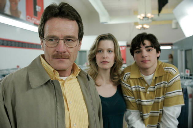 BREAKING BAD US TV SERIES 2008 - Series,1 Episode,1 Pilot BRYAN CRANSTON as Walter H. White, ANNA GUNN as Skylar White, RJ MITTE as Walter White Jr. BREAKING BAD Date: 2008  Mandatory credit line: Image courtesy SONY PICTURES TELEVISION Ronald Grant Archive Mary Evans