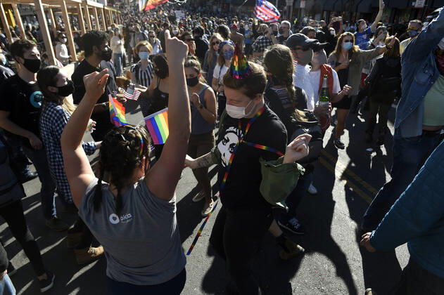 November 7, 2020, San Francisco, California, USA: San Francisco, California - Hundreds of San Franciscans held an impromptu street party in the Castro District Saturday after news agencies called the US presidential election for Joe Biden. San Francisco USA - ZUMAw332 20201107_zap_w332_014 Copyright: xNealxWatersx