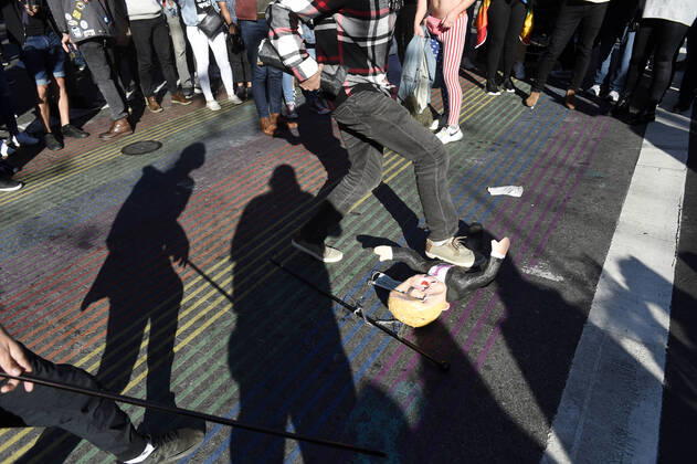 November 7, 2020, San Francisco, California, USA: San Francisco, California - Hundreds of San Franciscans held an impromptu street party in the Castro District Saturday after news agencies called the US presidential election for Joe Biden. San Francisco USA - ZUMAw332 20201107_zap_w332_017 Copyright: xNealxWatersx